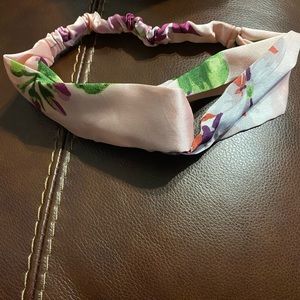 Light pink floral headband